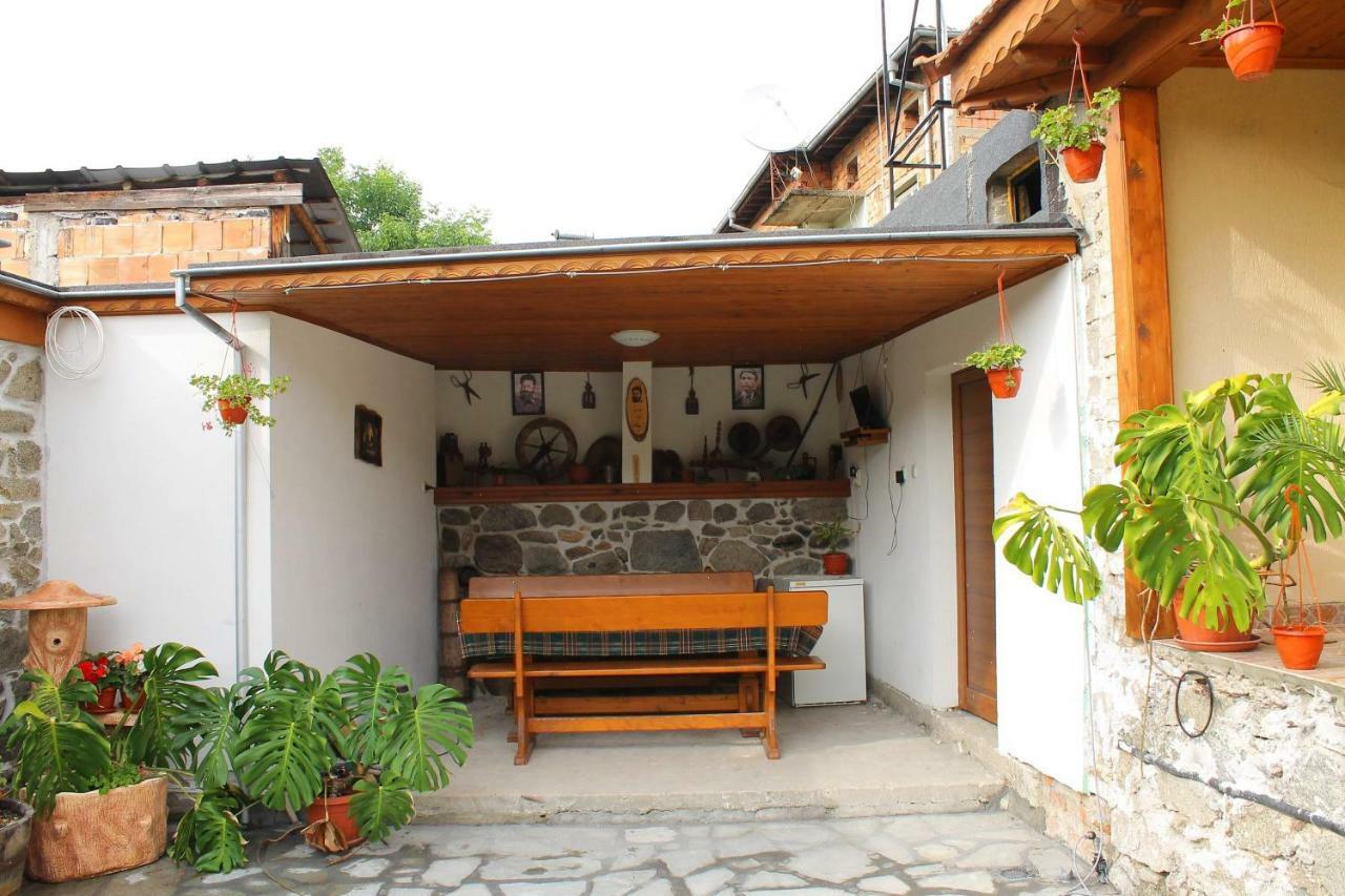 Стаи За Гости Диневи Kalofer Extérieur photo