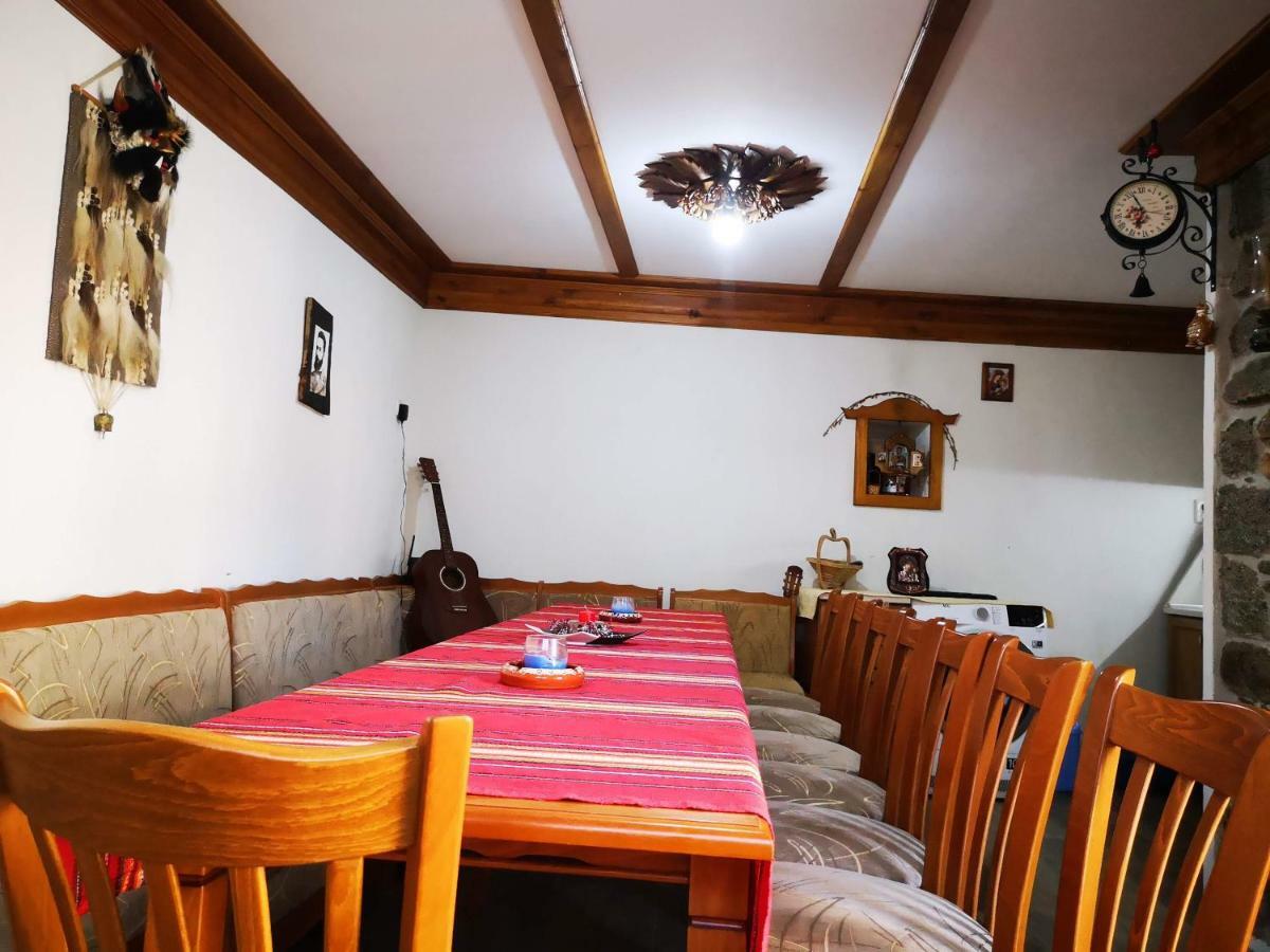 Стаи За Гости Диневи Kalofer Extérieur photo
