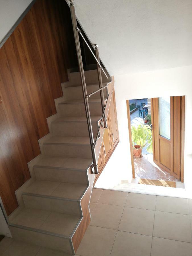Стаи За Гости Диневи Kalofer Extérieur photo