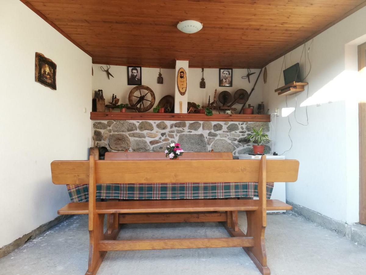 Стаи За Гости Диневи Kalofer Extérieur photo